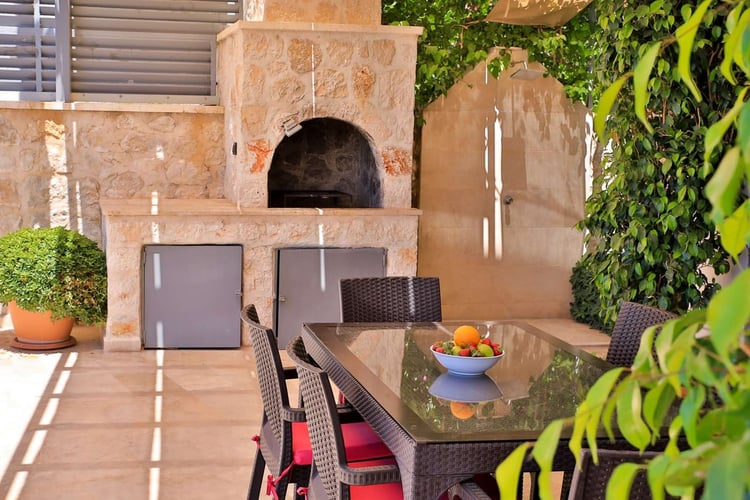 1kiralik-tatil-villasi-villa-esma (13).jpg