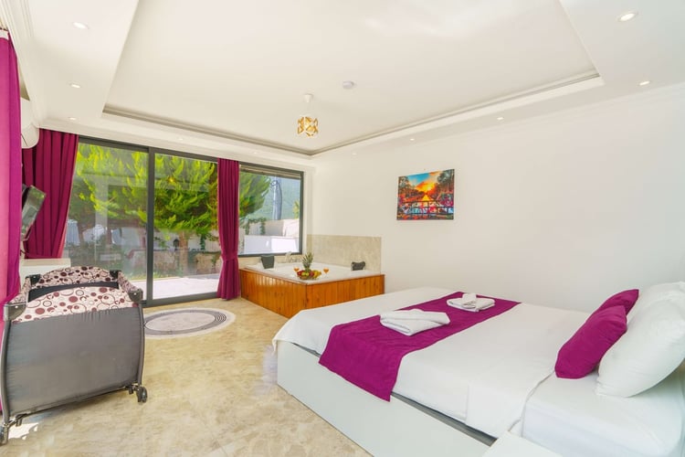 1kiralik-muhafazakar-tatil-villasi-villa-saha- (27).jpg