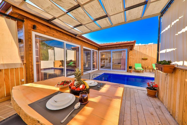 1kiralik-yazlik-villa-villa-baranda (6).jpg