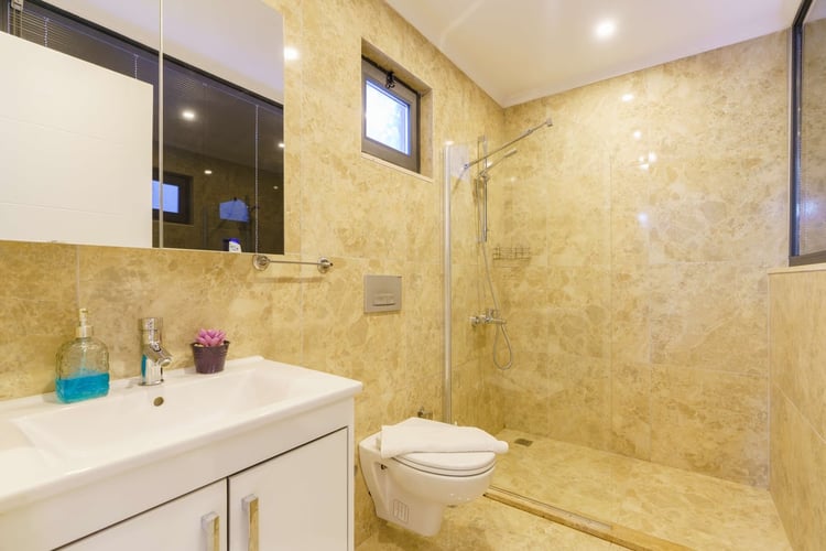 1kiralik-muhafazakar-tatil-villasi-villa-saha- (26).jpg