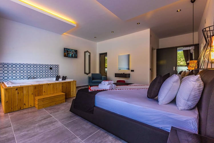 1yazlik-tatil-villasi-villa-neon- (31).jpg