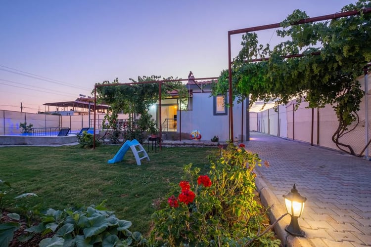 1kiralik-villa-villa-bahargülü- (2).jpeg