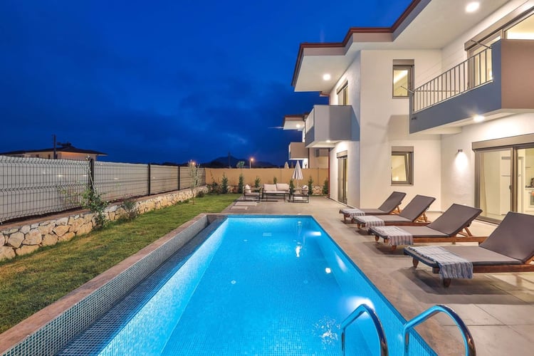 1kiralik-jakuzili-villa-yazlik-villa-serenty-kas (20).jpg