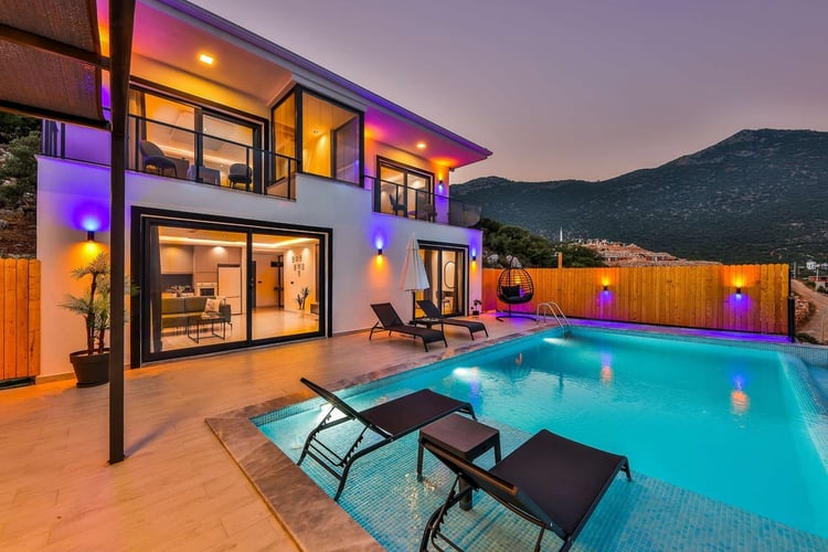 1kiralik-deniz-manzarali-villa-villa-simurg- (24).jpg