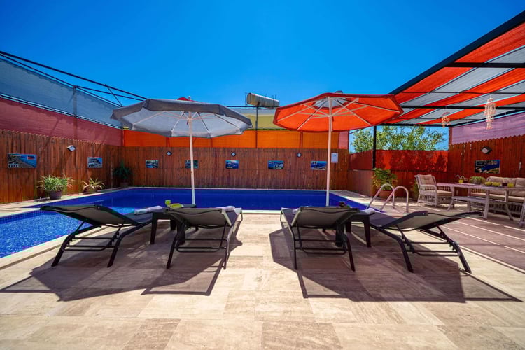 1kiralik-jakuzili-yazlik-villa-villa-nefes (9).jpg