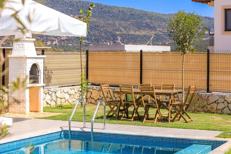 1kiralik-jakuzili-villa-yazlik-villa-serenty-kas (11).jpg