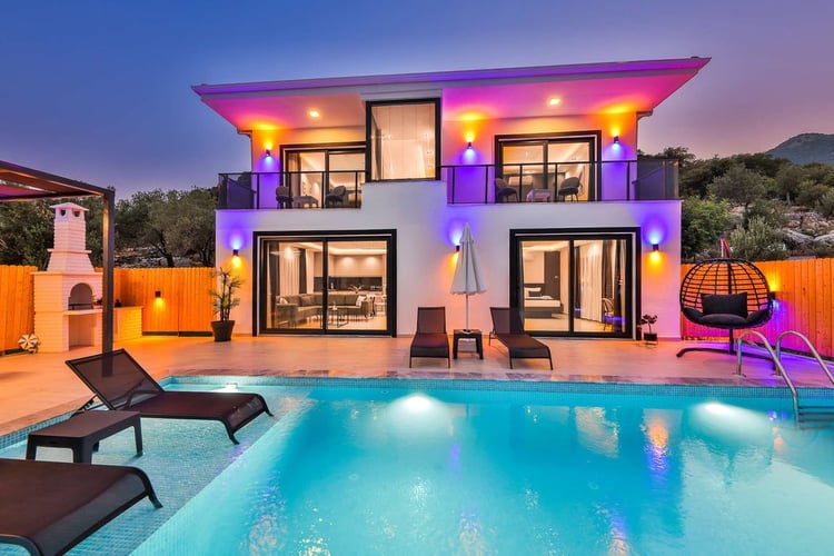 1kiralik-deniz-manzarali-villa-villa-simurg- (23).jpg