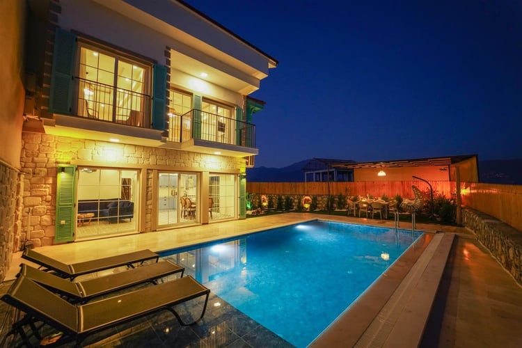 kiralik-yazlik-villa-villa-kayra-konak-2-blue- (7).jpg