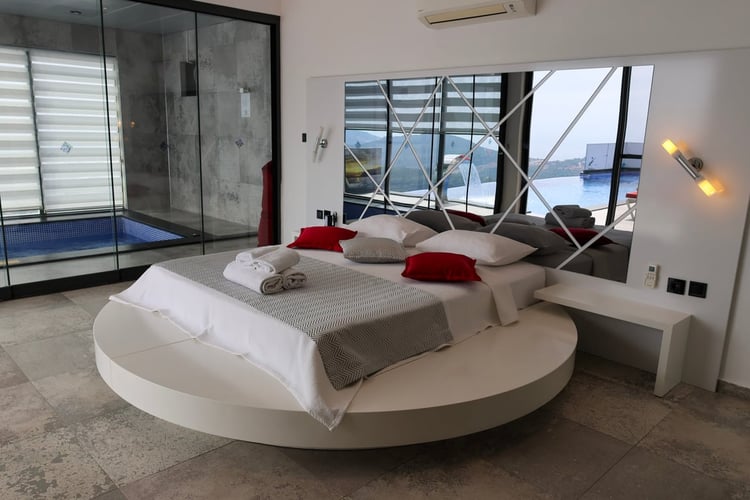 kiralik-isitmali-havuzlu-villa-villa-twin-1- (31).jpg