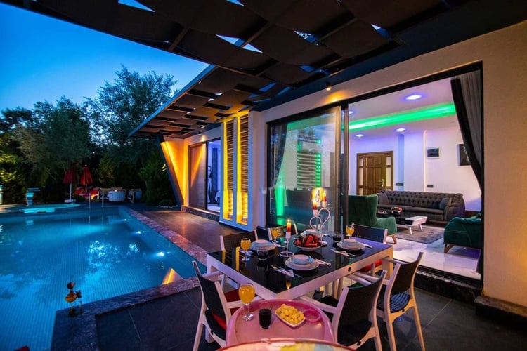 kiralik-jakuzili-villa-villa-rixsos- (1).jpeg