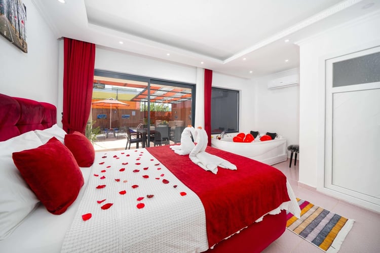 1kiralik-jakuzili-yazlik-villa-villa-nefes (32).jpg