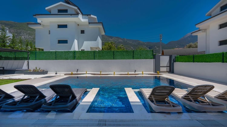 1kiralik-jakuzili-yazlik-villa-villa-pachira-2 (12).jpg