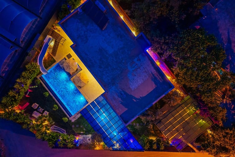 1kiralik-jakuzili-isitmali-havuzlu-villa-villa-elena- (19).jpeg