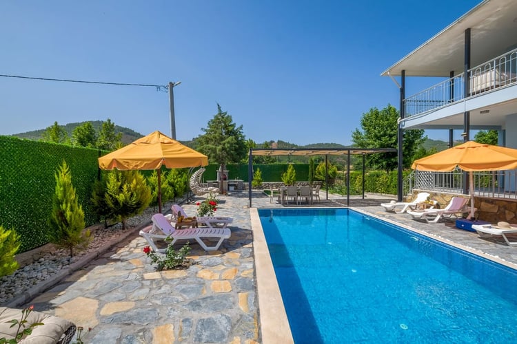 1kiralik-yazlik-villa-villa-atalar-2 (10).jpg