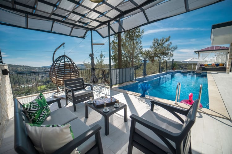 1yazlik-muhafazakar-kiralik-villa-villa-oliva (3).jpg