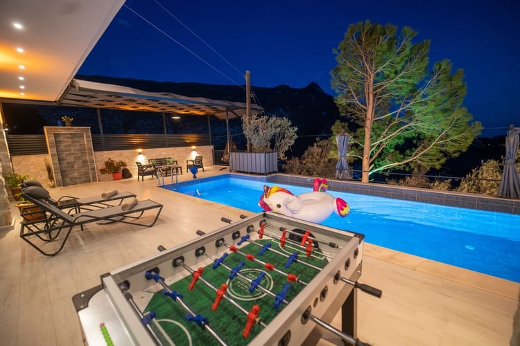 1yazlik-muhafazakar-kiralik-villa-villa-oliva (15).jpg