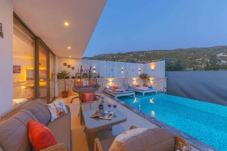 1kiralik-yazlik-villa-villa-aysa (14).jpg