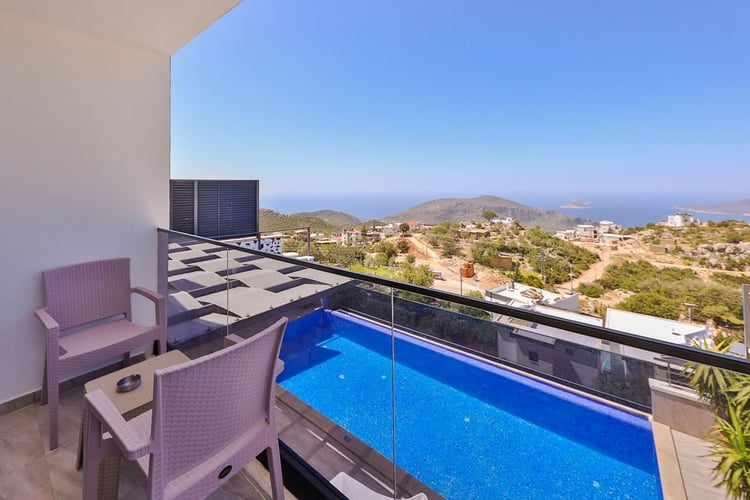 1kiralik-isitmali-havuzlu-villa-villa-kardelen- (34).jpg