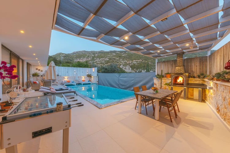 1kiralik-yazlik-villa-villa-aysa (12).jpg