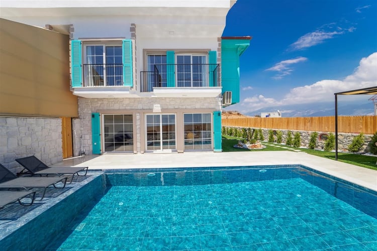 kiralik-yazlik-villa-villa-kayra-konak-2-blue- (6).jpg