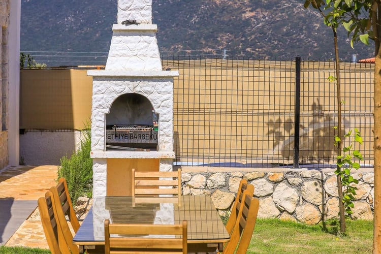 1kiralik-jakuzili-villa-yazlik-villa-serenty-kas (16).jpg