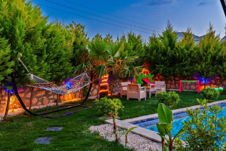 1kiralik-jakuzili-isitmali-havuzlu-villa-villa-elena- (26).jpeg