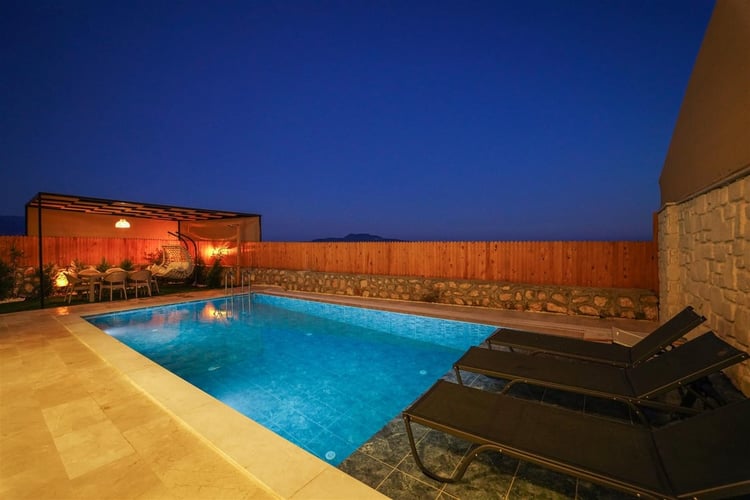 kiralik-yazlik-villa-villa-kayra-konak-2-blue- (15).jpg