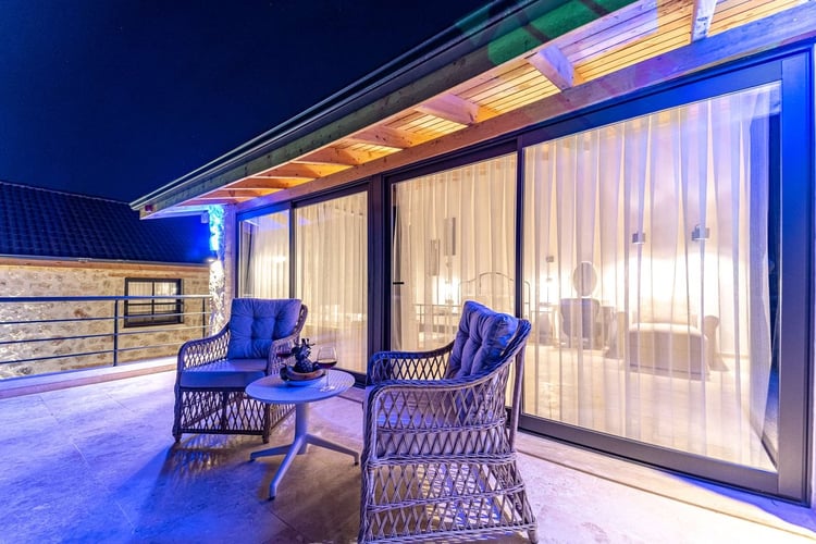 1kiralik-yazlik-villa-villa-orion (12).jpg