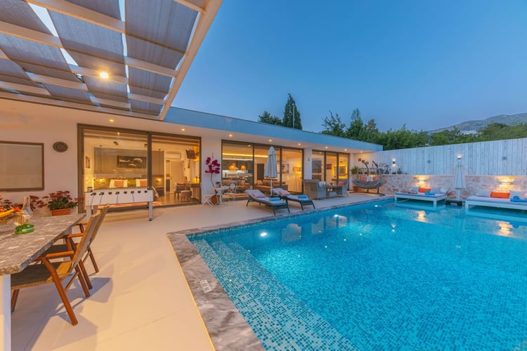 1kiralik-yazlik-villa-villa-aysa (10).jpg