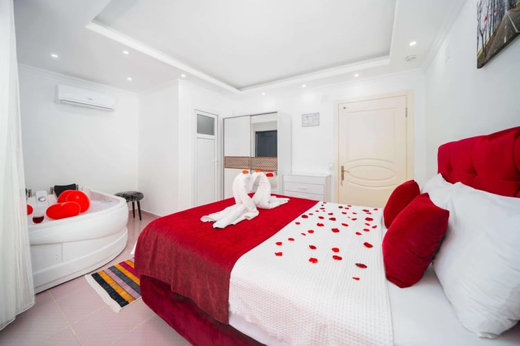 1kiralik-jakuzili-yazlik-villa-villa-nefes (33).jpg