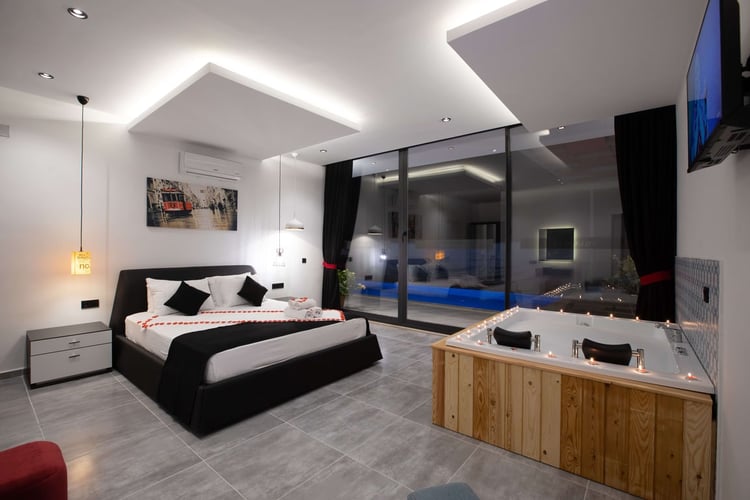 1yazlik-tatil-villasi-villa-neon- (35).jpg