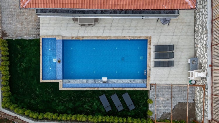 1jakuzili-kiralik-villa-villa-likya-avci (10).jpeg