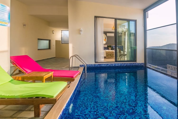 1kiralik-jakuzili-villa-deniz-manzarali-villa-villa-antik (12).jpg