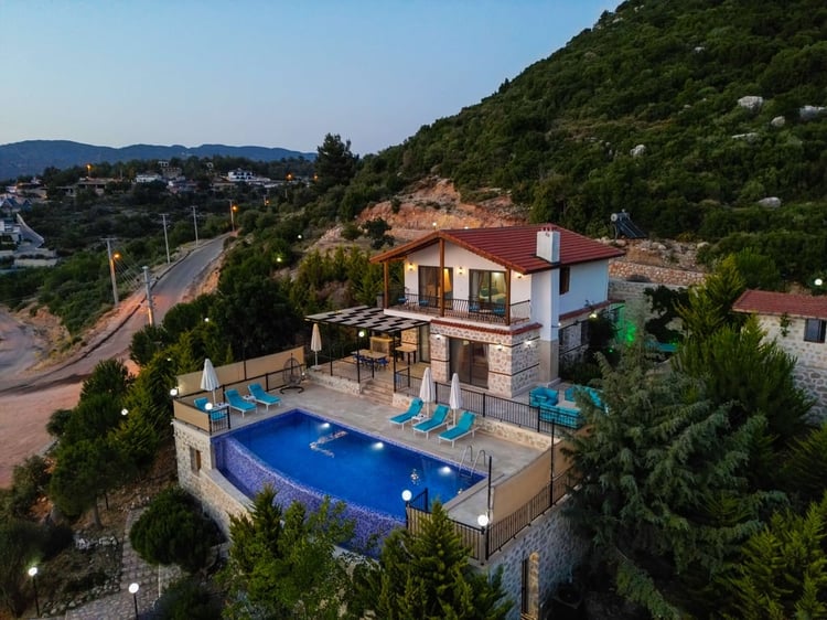 Kiralik-yazlik-villa-villa nazlı (8).jpg