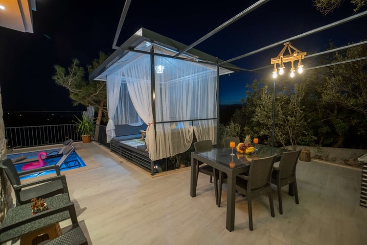 1yazlik-muhafazakar-kiralik-villa-villa-oliva (19).jpg