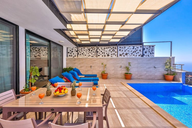 1kiralik-isitmali-havuzlu-villa-villa-kardelen- (4).jpg