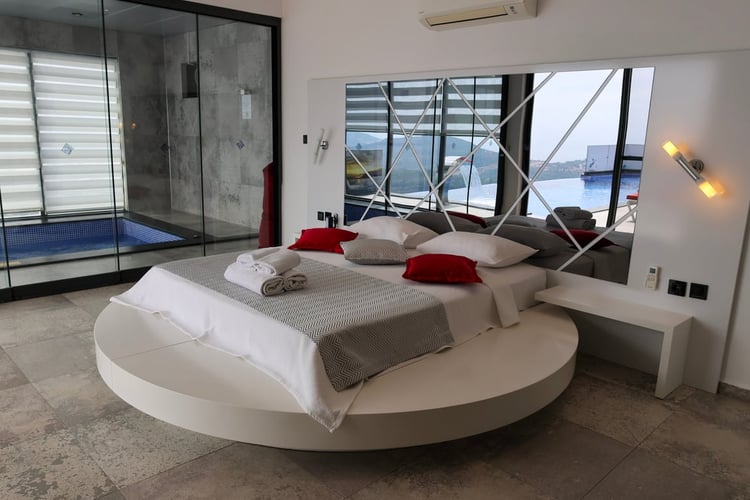 kiralik-isitmali-havuzlu-villa-villa-twin-1- (32).jpg