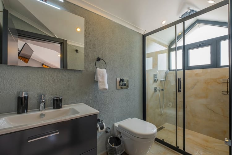 1kirazlik-yazlik-tatil-villasi-villa-su (19).jpeg