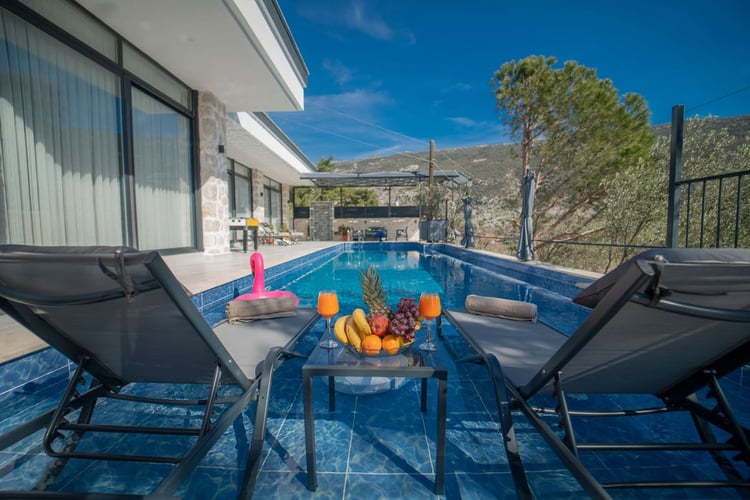 1yazlik-muhafazakar-kiralik-villa-villa-oliva (7).jpg