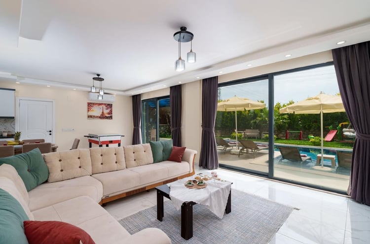 1kiralik-jakuzili-isitmali-havuzlu-villa-villa-elena- (33).jpeg