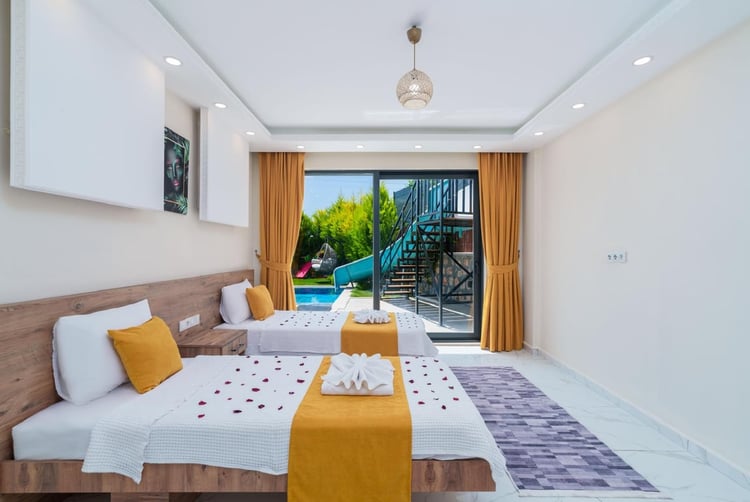 1kiralik-jakuzili-isitmali-havuzlu-villa-villa-elena- (41).jpeg