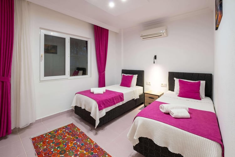 1kiralik-jakuzili-yazlik-villa-villa-nefes (37).jpg