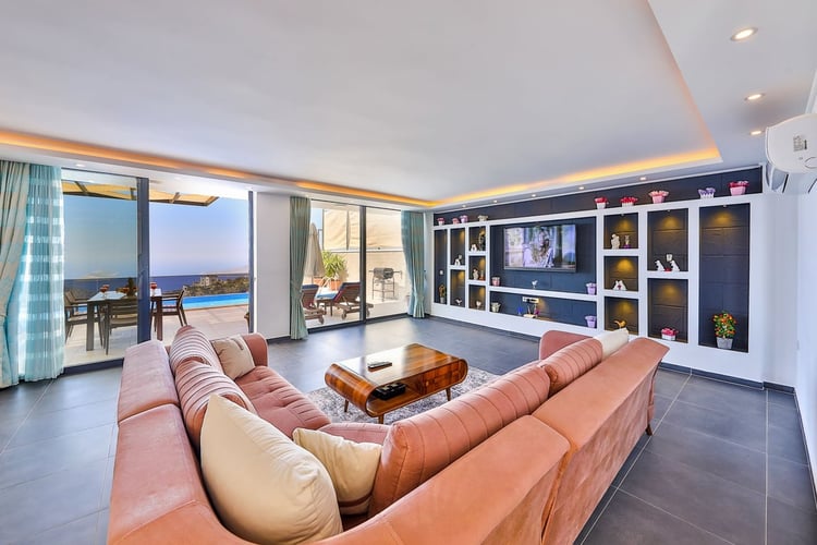 1kiralik-isitmali-havuzlu-villa-villa-kardelen- (21).jpg