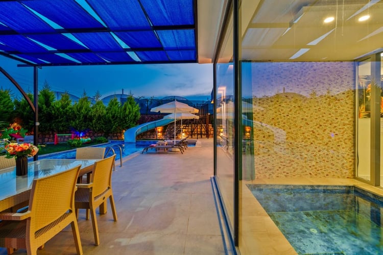 1kiralik-jakuzili-isitmali-havuzlu-villa-villa-elena- (29).jpeg