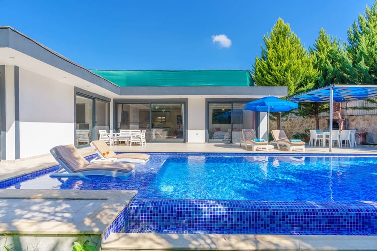 1kiralik-muhafazakar-tatil-villasi-villa-saha- (6).jpg