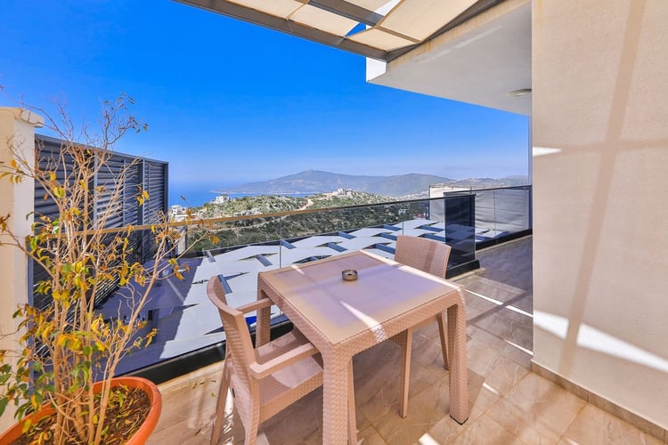 1kiralik-isitmali-havuzlu-villa-villa-kardelen- (38).jpg