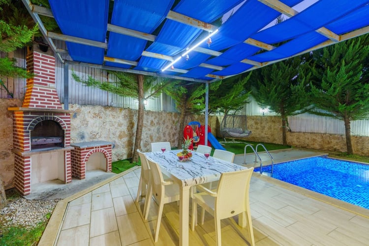 1kiralik-muhafazakar-tatil-villasi-villa-saha- (14).jpg