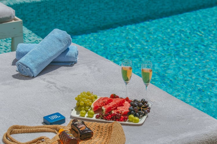 1kiralik-yazlik-villa-villa-aysa (4).jpg