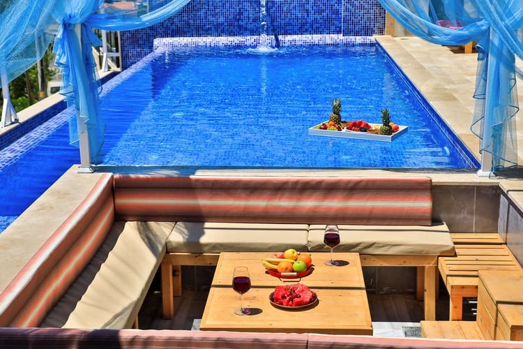 1kiralik-yazlik-villa-villa-londra (10).jpg