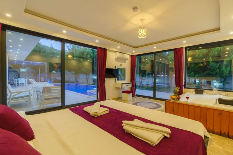 1kiralik-muhafazakar-tatil-villasi-villa-saha- (32).jpg